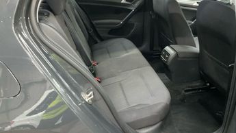 VOLKSWAGEN E-GOLF 35.8kWh e-Golf Hatchback 5dr Electric Auto (136 ps)
