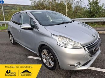 Peugeot 208 1.4 HDi Allure Hatchback 5dr Diesel Manual Euro 5 (70 ps)