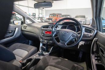 KIA CEED 1.6 CRDi 2 Sportswagon 5dr Diesel Auto Euro 5 (126 bhp)