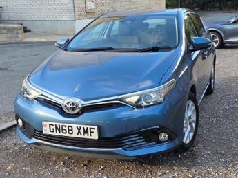 Toyota Auris 1.2 VVT-i Icon Tech Hatchback 5dr Petrol Manual Euro 6 (s/s) (11