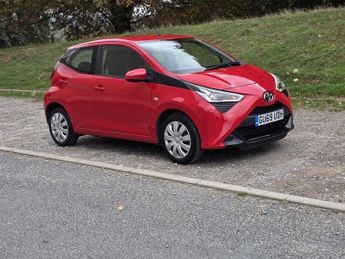 Toyota AYGO 1.0 VVT-i x-play Hatchback 5dr Petrol Manual Euro 6 (71 ps)