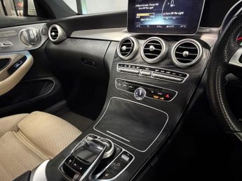 MERCEDES-BENZ C CLASS 2.1 C220d AMG Line (Premium Plus) Coupe 2dr Diesel G-Tronic+ Eur
