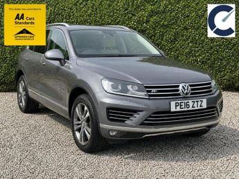 Volkswagen Touareg 3.0 TDI V6 BlueMotion Tech R-Line SUV 5dr Diesel Tiptronic 4WD E