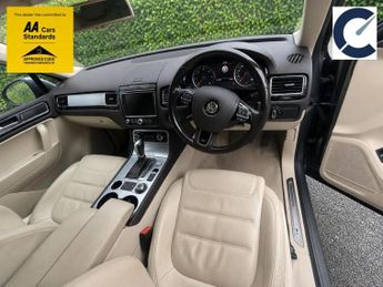 VOLKSWAGEN TOUAREG 3.0 TDI V6 BlueMotion Tech R-Line SUV 5dr Diesel Tiptronic 4WD E
