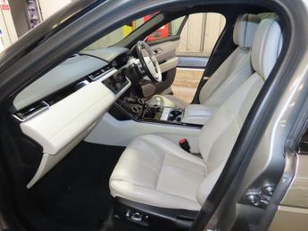 LAND ROVER RANGE ROVER VELAR 2.0 P300 R-Dynamic HSE SUV 5dr Petrol Auto 4WD Euro 6 (s/s) (300