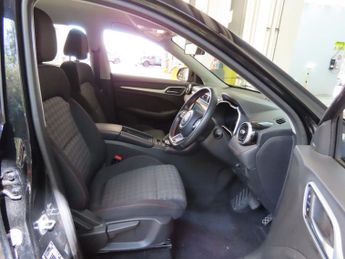 MG MG ZS 72.6kWh SE Long Range SUV 5dr Electric Auto (156 ps)