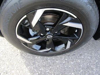 NISSAN JUKE 1.6 N-Connecta SUV 5dr Petrol Hybrid Auto Euro 6 (143 ps)