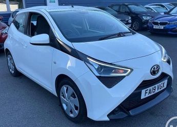 Toyota AYGO 1.0 VVT-i x-play Hatchback 5dr Petrol Manual Euro 6 (71 ps)