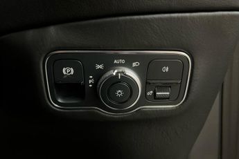 ASTON MARTIN DBX 4.0 V8 SUV 5dr Petrol Auto 4WD Euro 6 (s/s) (550 ps)