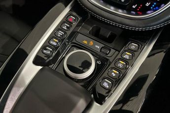 ASTON MARTIN DBX 4.0 V8 SUV 5dr Petrol Auto 4WD Euro 6 (s/s) (550 ps)