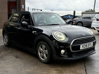MINI Hatch 1.5 Cooper Classic Hatchback 5 Door Petrol Manual Black Euro 6 