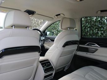 BMW 7 SERIES 3.0 730d Saloon 4dr Diesel Auto Euro 6 (s/s) (265 ps)