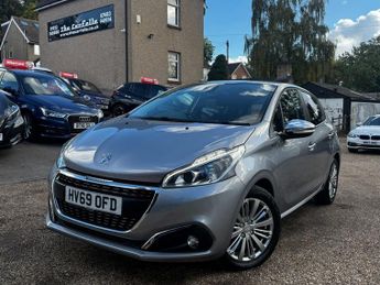 Peugeot 208 1.2 PureTech Signature Hatchback 5dr Petrol Manual Euro 6 (s/s) 