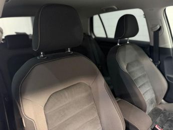 VOLKSWAGEN GOLF 1.4l 5dr Auto