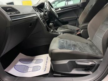 VOLKSWAGEN GOLF 1.4l 5dr Auto