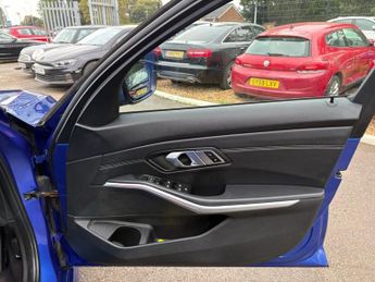 BMW 3 SERIES 2.0 320d M Sport Saloon 4dr Diesel Auto Euro 6 (s/s) (190 ps)