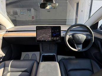 TESLA Model 3 Standard Range Plus Saloon 4dr Electric Auto RWD (241 bhp)