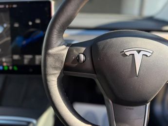 TESLA Model 3 Standard Range Plus Saloon 4dr Electric Auto RWD (241 bhp)