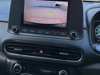 HYUNDAI KONA 1.6 h-GDi SE Connect SUV 5dr Petrol Hybrid DCT Euro 6 (s/s) (141