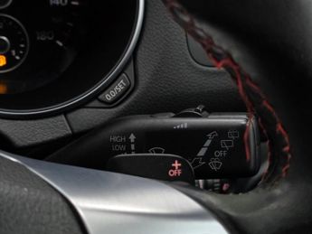 VOLKSWAGEN GOLF 2.0 TSI GTI (Leather) Hatchback 5dr Petrol DSG Euro 5 (210 ps)