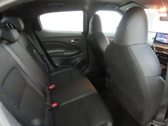 NISSAN JUKE 1.6 N-Connecta SUV 5dr Petrol Hybrid Auto Euro 6 (143 ps) Rear V