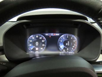 VOLVO XC40 2.0 B4 MHEV Inscription SUV 5dr Petrol Hybrid Auto Euro 6 (s/s) 
