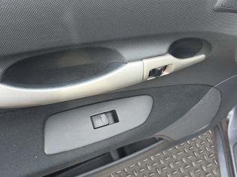 TOYOTA AURIS 1.6 VVT-i TR Hatchback 5dr Petrol Manual (166 g/km, 124 bhp)