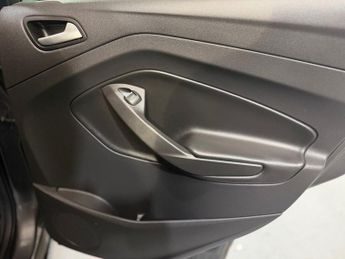 FORD KUGA 2.0 TDCi Titanium SUV 5dr Diesel Powershift AWD Euro 6 (s/s) (18