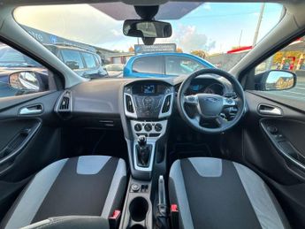 FORD FOCUS 1.6 Zetec Hatchback 5dr Petrol Manual Euro 5 (105 ps)