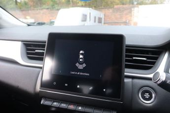 RENAULT CAPTUR 1.0 TCe Iconic SUV 5dr Petrol Manual Euro 6 (s/s) (90 ps)
