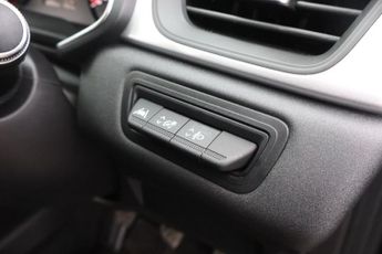 RENAULT CAPTUR 1.0 TCe Iconic SUV 5dr Petrol Manual Euro 6 (s/s) (90 ps)