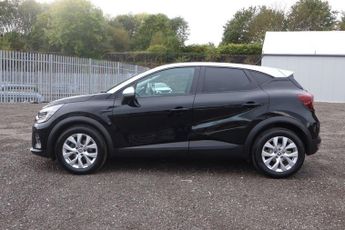 RENAULT CAPTUR 1.0 TCe Iconic SUV 5dr Petrol Manual Euro 6 (s/s) (90 ps)