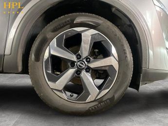 NISSAN QASHQAI 1.3 DIG-T MHEV N-Connecta SUV 5dr Petrol Hybrid XTRON Euro 6 (s/