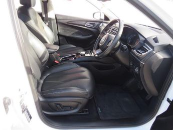 MG MG5 52.5kWh Exclusive Estate 5dr Electric Auto (156 ps)