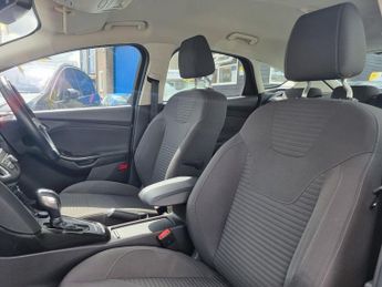 FORD FOCUS AUTOMATIC 1.6 TITANIUM 5d 124 BHP
