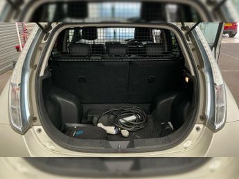 NISSAN LEAF 24kWh Tekna Hatchback 5dr Electric Auto (107 bhp)