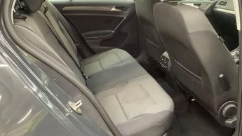 VOLKSWAGEN E-GOLF 35.8kWh e-Golf Hatchback 5dr Electric Auto (136 ps)