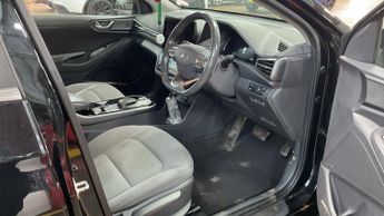 HYUNDAI IONIQ 38.3kWh Premium Hatchback 5dr Electric Auto (136 ps)