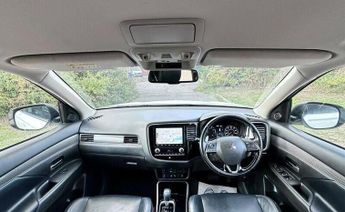 MITSUBISHI OUTLANDER 2.0 MIVEC Exceed CVT 4WD Euro 6 (s/s) 5dr