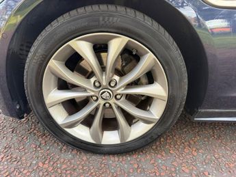 JAGUAR XF 2.0d R-Sport Saloon 4dr Diesel Auto Euro 6 (s/s) (180 ps)