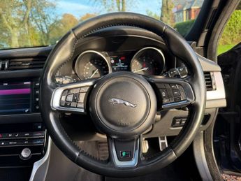 JAGUAR XF 2.0d R-Sport Saloon 4dr Diesel Auto Euro 6 (s/s) (180 ps)