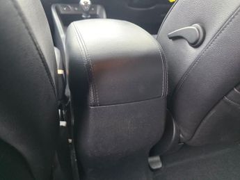 HYUNDAI IX35 1.7 CRDi SE SUV 5dr Diesel Manual Euro 5 (s/s) (Nav) (115 ps)