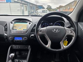 HYUNDAI IX35 1.7 CRDi SE SUV 5dr Diesel Manual Euro 5 (s/s) (Nav) (115 ps)