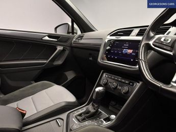 VOLKSWAGEN TIGUAN 2.0 TDI R-Line Tech SUV 5dr Diesel DSG 4Motion Euro 6 (s/s) (150