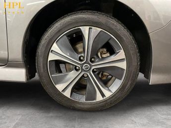 NISSAN LEAF 40kWh Tekna Hatchback 5dr Electric Auto (150 ps)