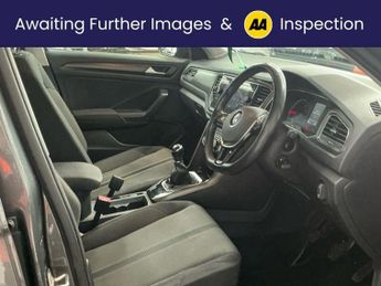 VOLKSWAGEN T-ROC 1.5 TSI GPF EVO SE SUV 5dr Petrol Manual Euro 6 (s/s) (150 ps) -