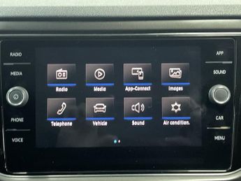 VOLKSWAGEN T-ROC 1.5 TSI GPF EVO SE SUV 5dr Petrol Manual Euro 6 (s/s) (150 ps) -