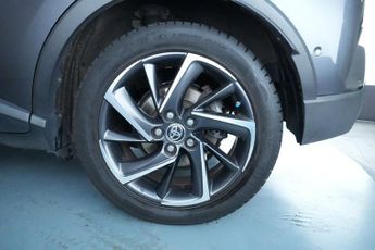 TOYOTA C-HR 2.0 VVT-h Dynamic SUV 5dr Petrol Hybrid CVT Euro 6 (s/s) (184 ps