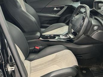 PEUGEOT E-2008 50kWh GT Premium SUV 5dr Electric Auto (136 ps)