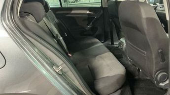 VOLKSWAGEN E-GOLF 35.8kWh e-Golf Hatchback 5dr Electric Auto (136 ps)